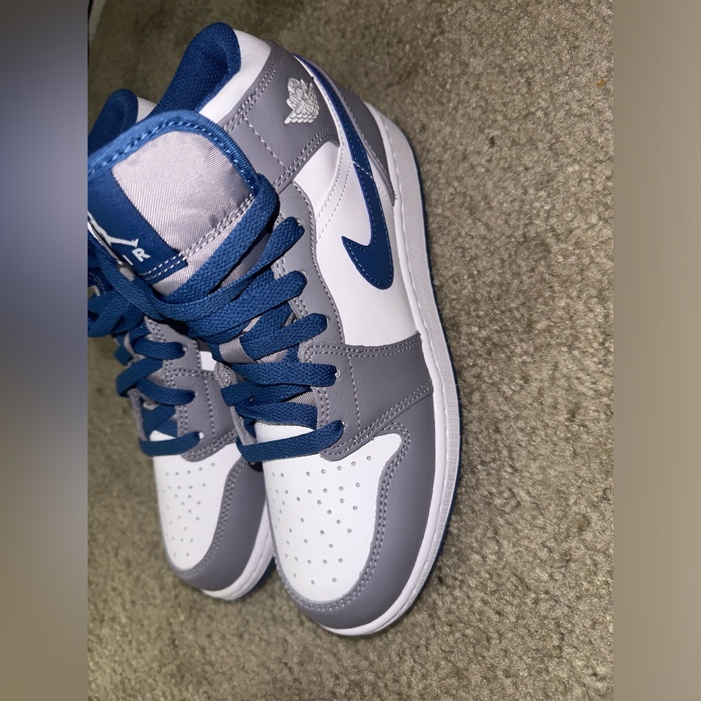 Kids/women sneakers 6.5